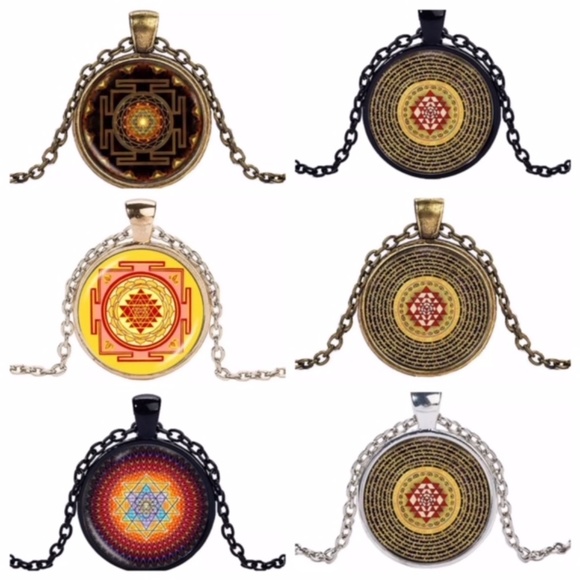 BUDDHIST SRI YANTRA SACRED GEOMETRY GLASS NECKLACE - Picture 5 of 12